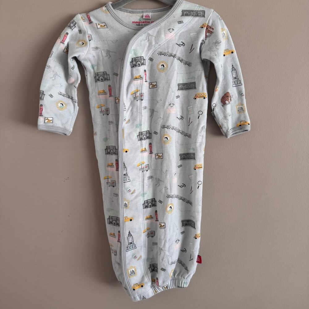 Magnetic Me Newborn 0-3 Baby Sleep Gown Day at The Museum